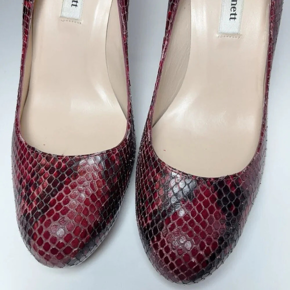 L.K. Bennett Womens 37.5 Snakeskin Maroon Heel Pump Shoes - Picture 4 of 15